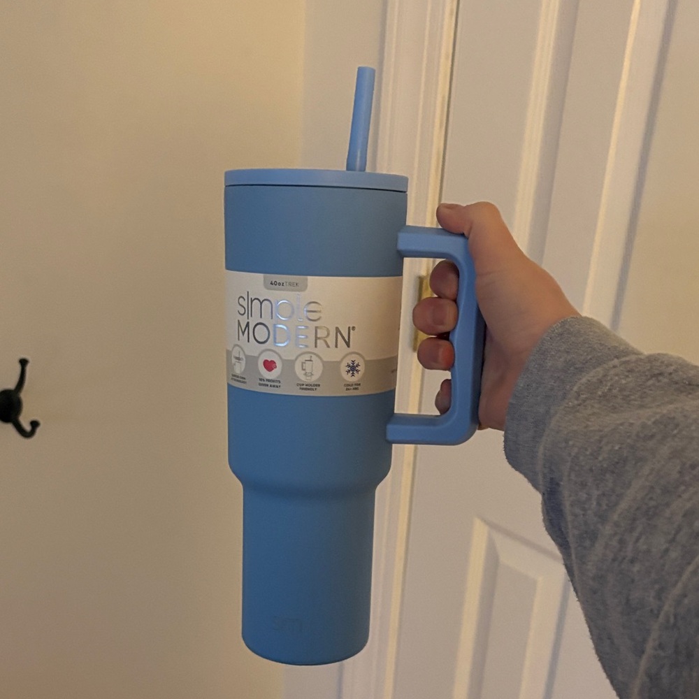 Blue tumbler.